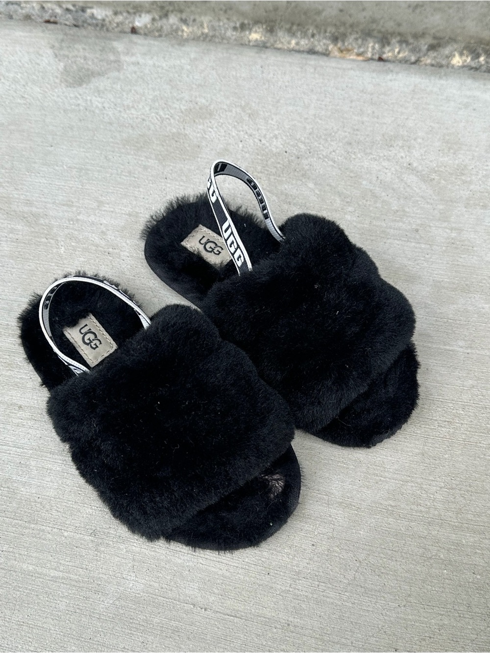 UGG Black Fluff Yeah Slide